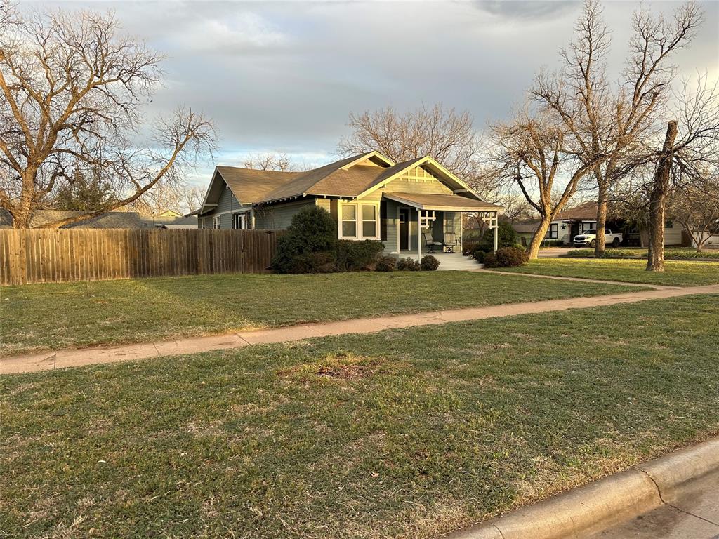 873 Meander Street Property Photo
