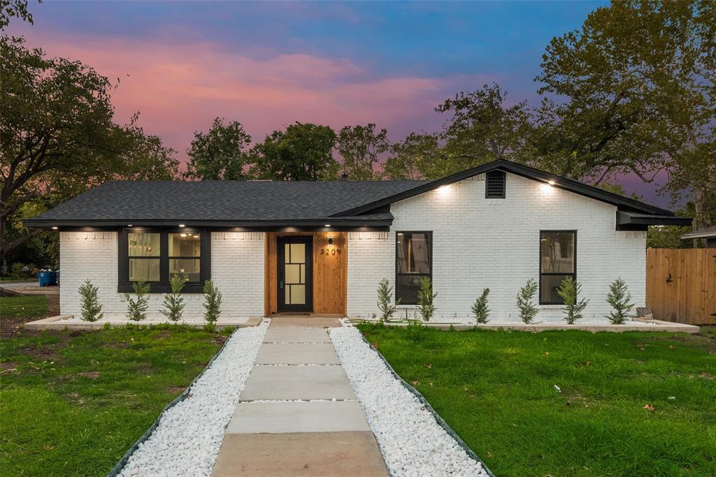 3209 Royal Lane Property Photo