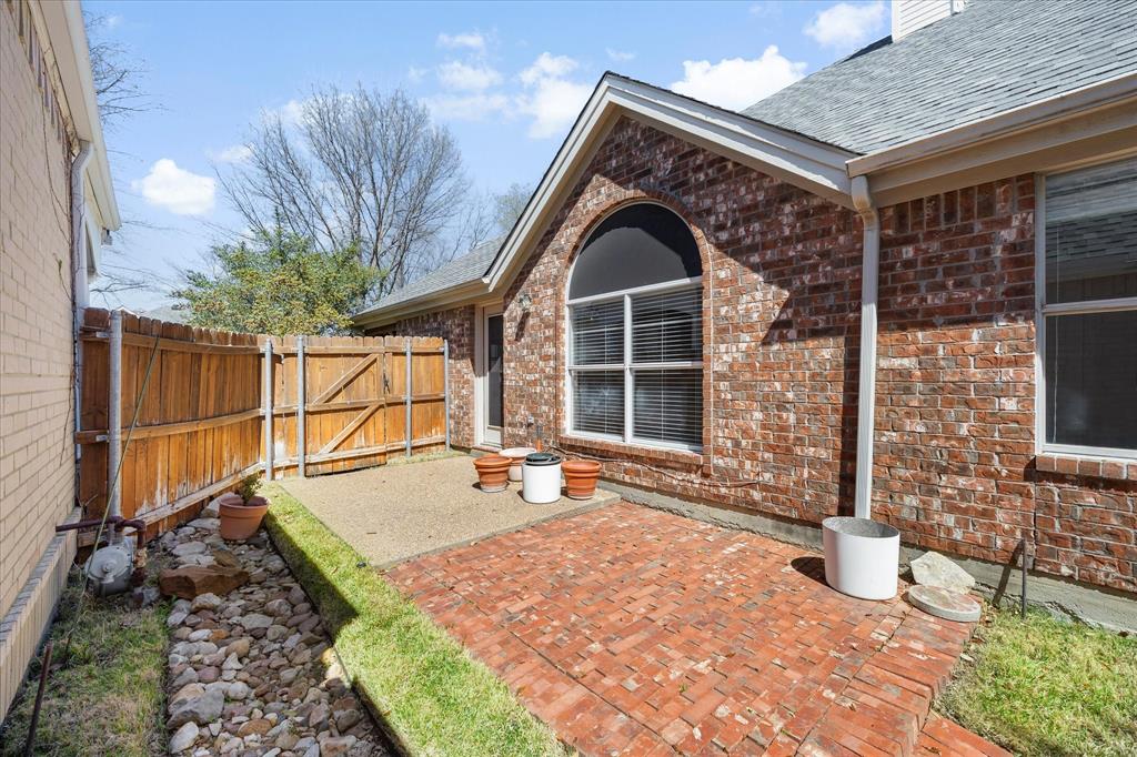 2437 Folkstone Way Property Photo 26
