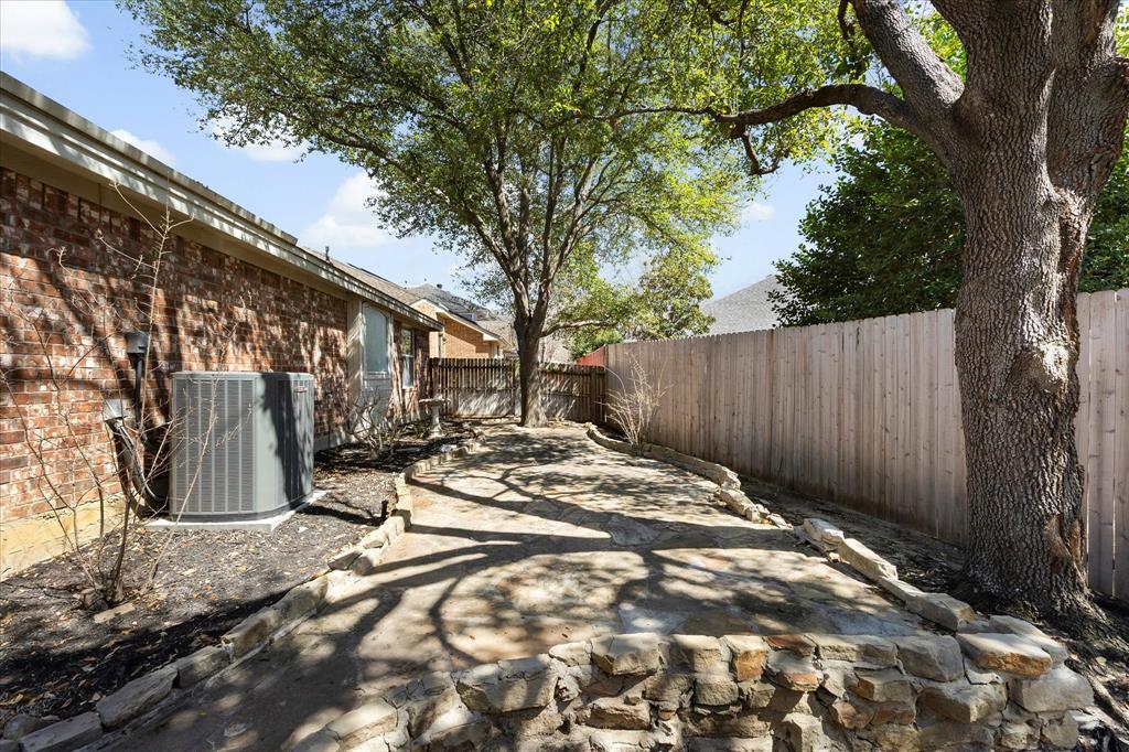 2437 Folkstone Way Property Photo 27