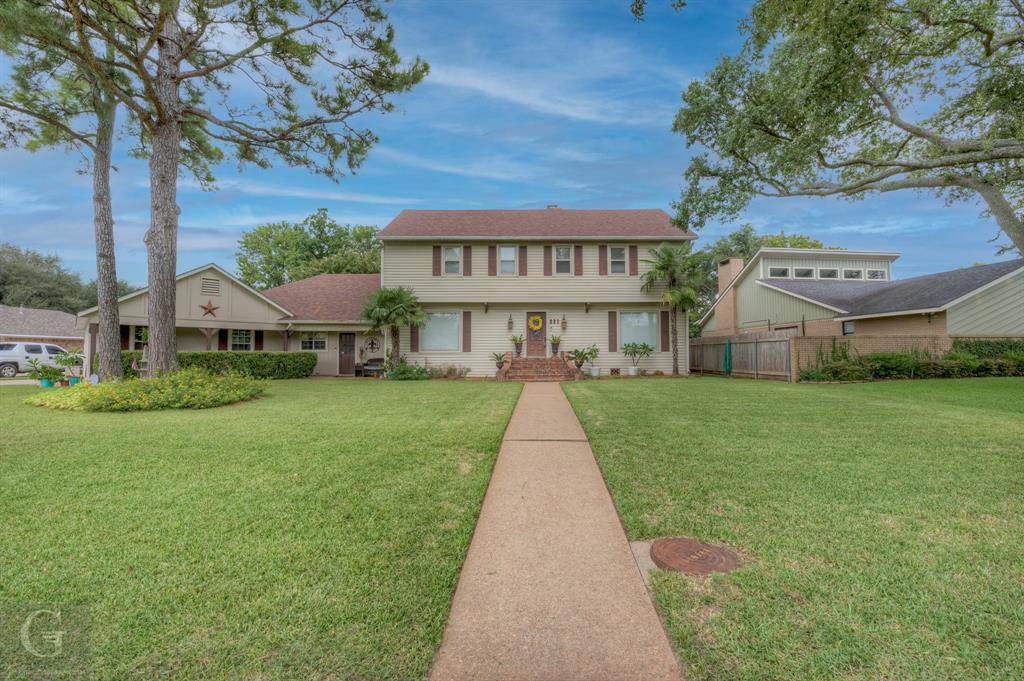 221 Summit Drive Property Photo