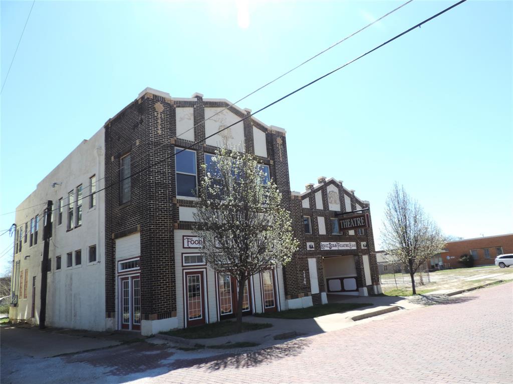 114 S Austin Property Photo 2