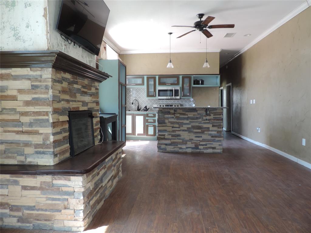 114 S Austin Property Photo 35