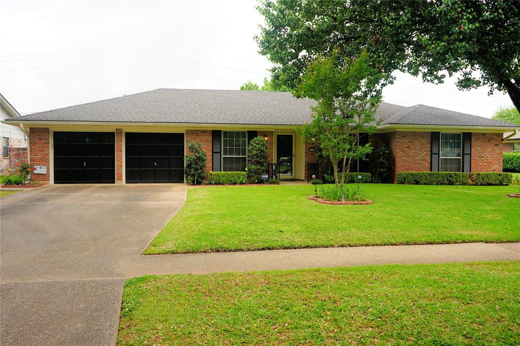 722 Robards Street Property Photo