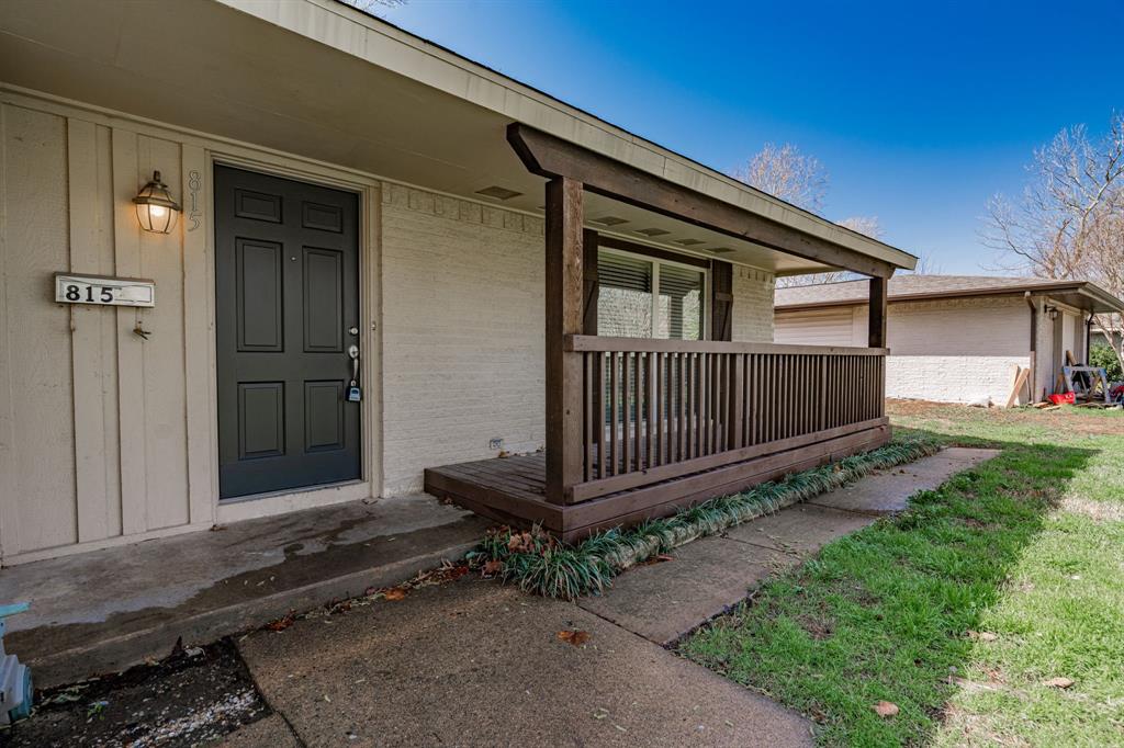 815 Kingswood Avenue Property Photo