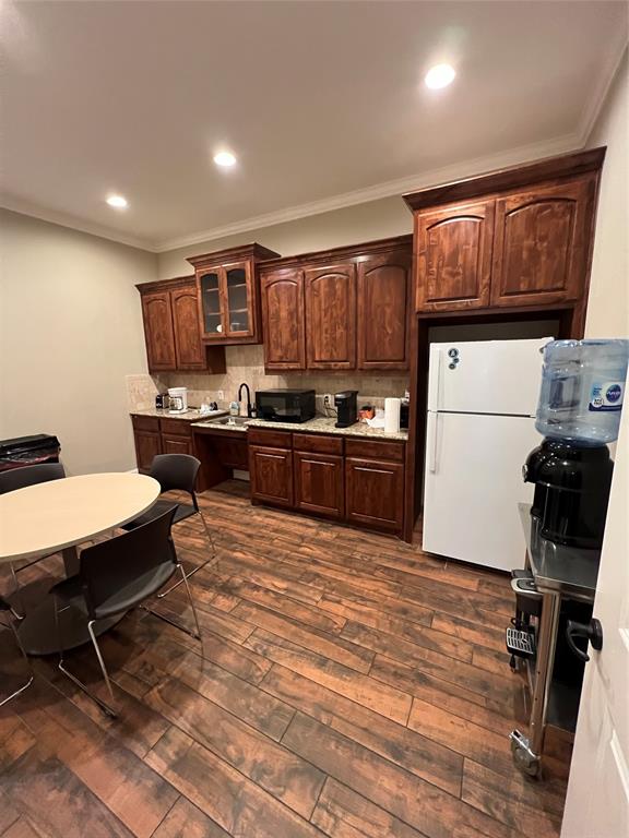 3000 N Highway 77 Property Photo 2