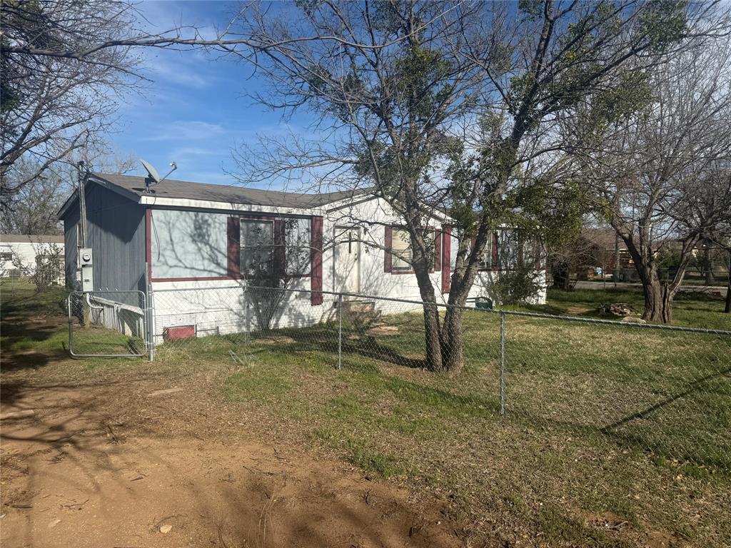 1205 N Columbia Street Property Photo