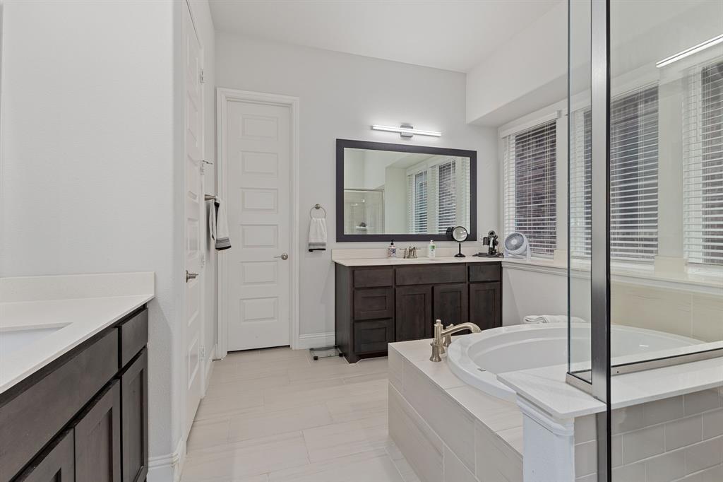 917 Amber Knoll Drive Property Photo 23