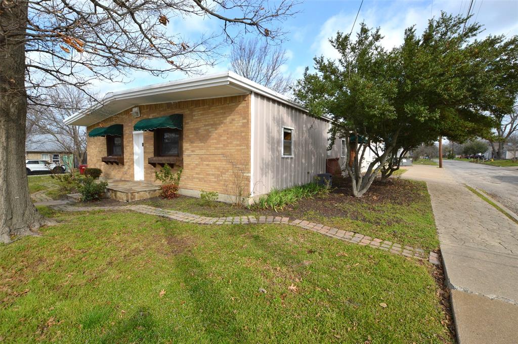 202 Maple Street Property Photo 1