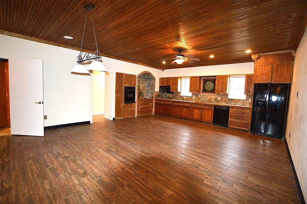 202 Maple Street Property Photo 5