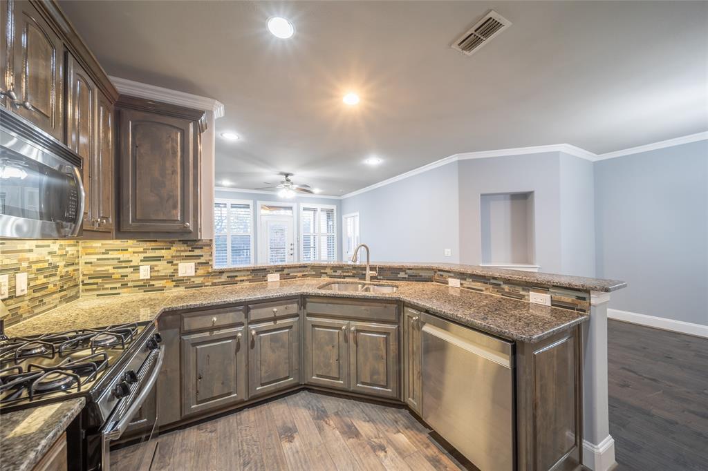 500 Waters Edge Drive Property Photo