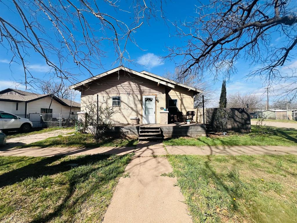 1042 Beech Street Property Photo