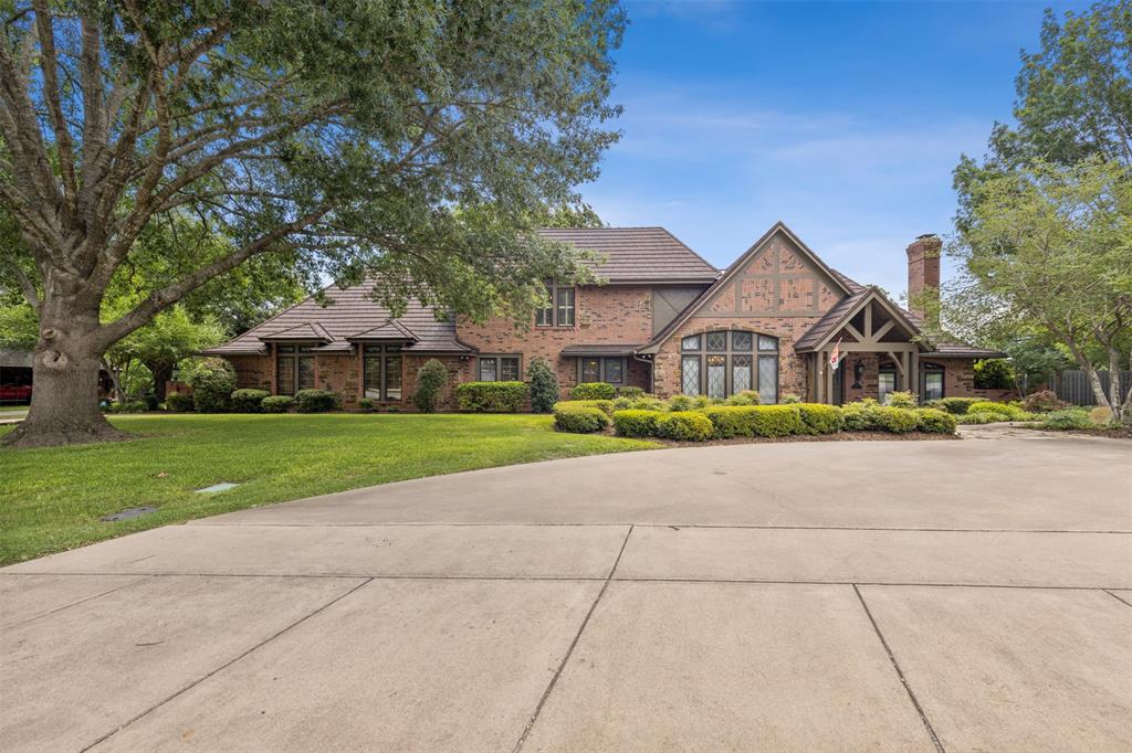 905 Country Club Road Property Photo