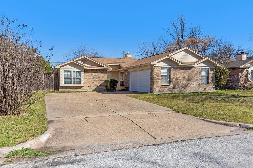 425 Betsy Ross Drive Property Photo