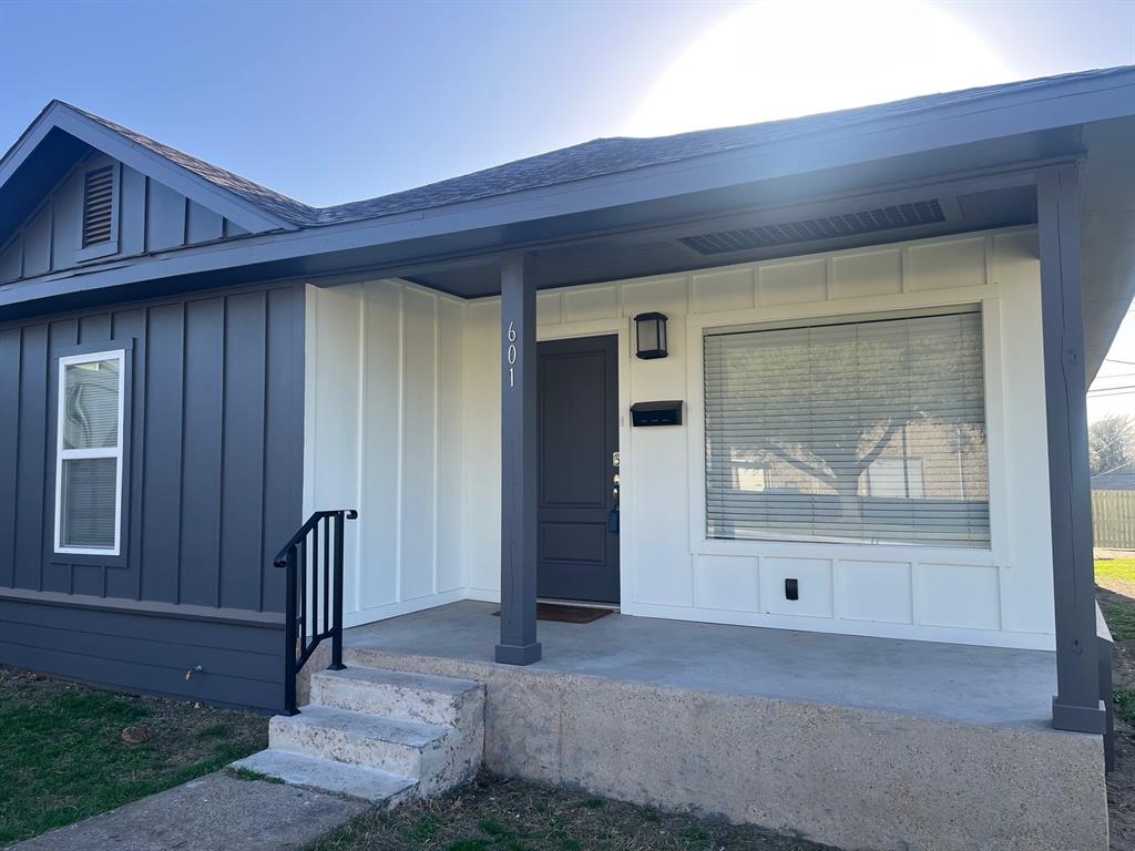 601 14th Street Property Photo