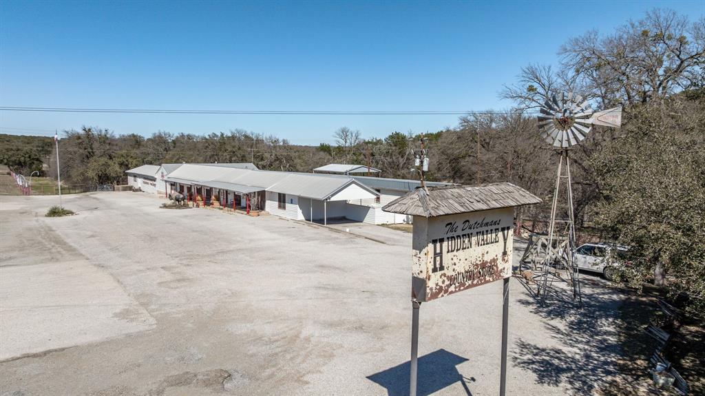 3408 N Us Highway 281 Property Photo 3