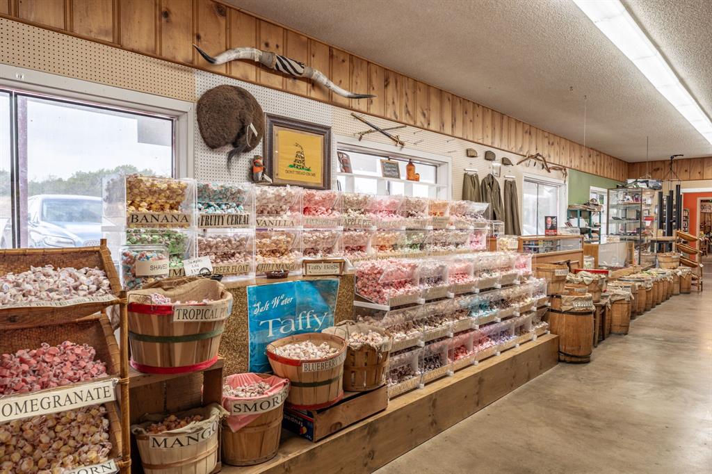 3408 N Us Highway 281 Property Photo 6