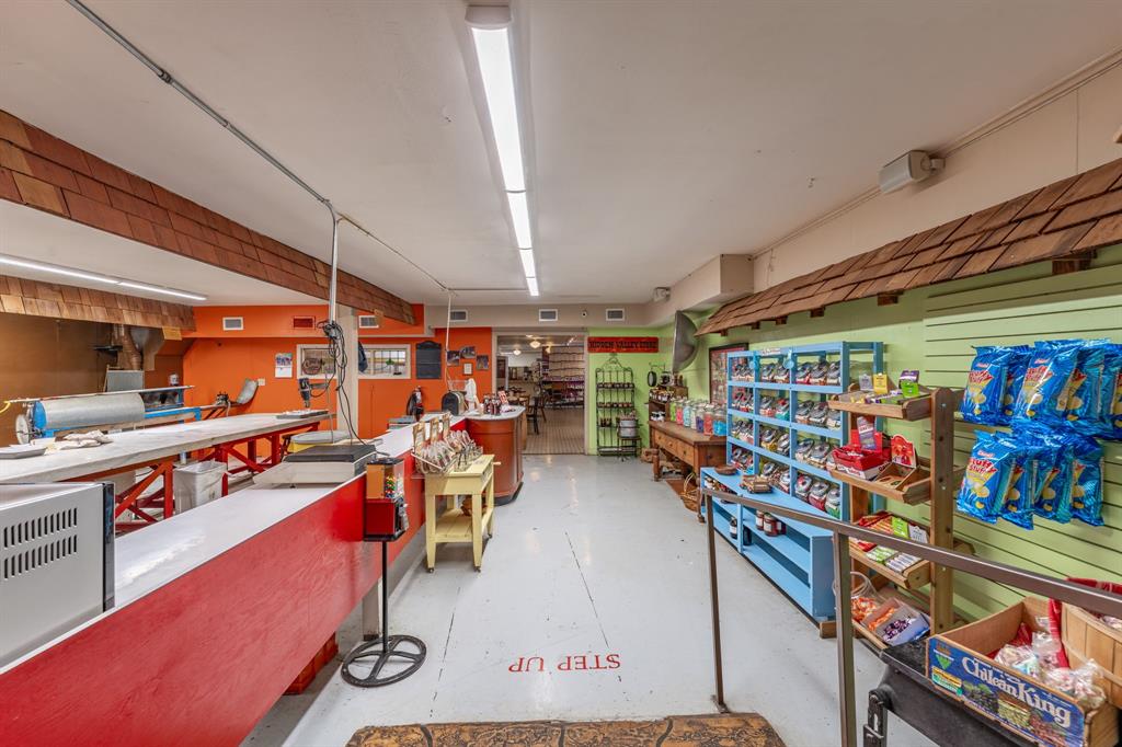 3408 N Us Highway 281 Property Photo 19