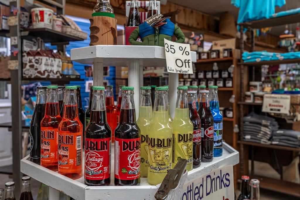 3408 N Us Highway 281 Property Photo 21