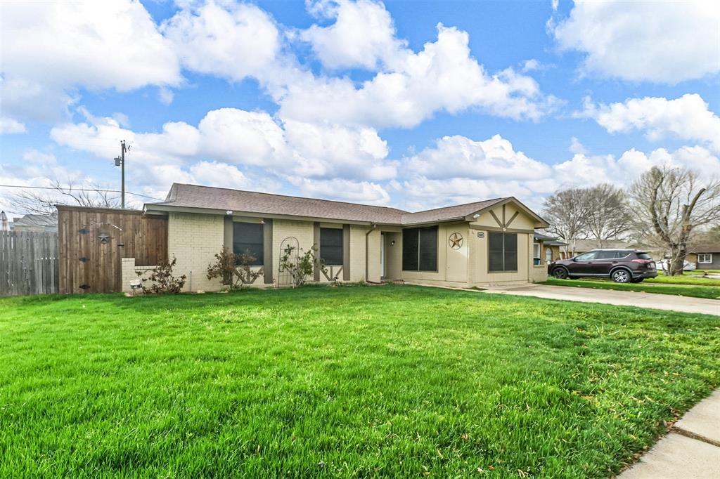 5409 Queens Court Property Photo