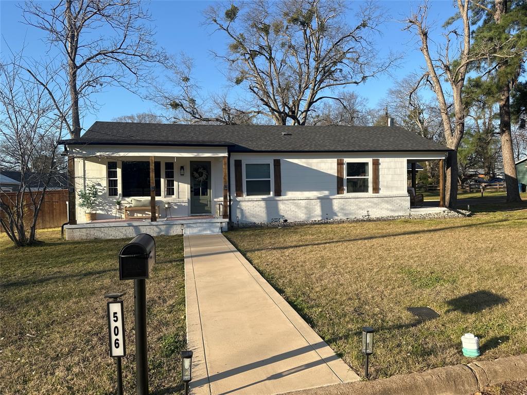 506 Winn Drive Property Photo