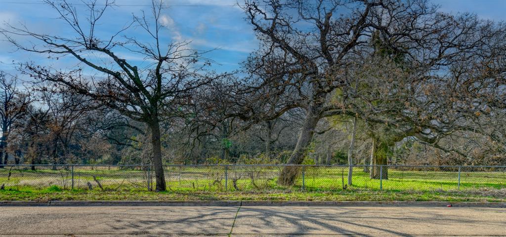 2423 Picadilly Boulevard Property Photo