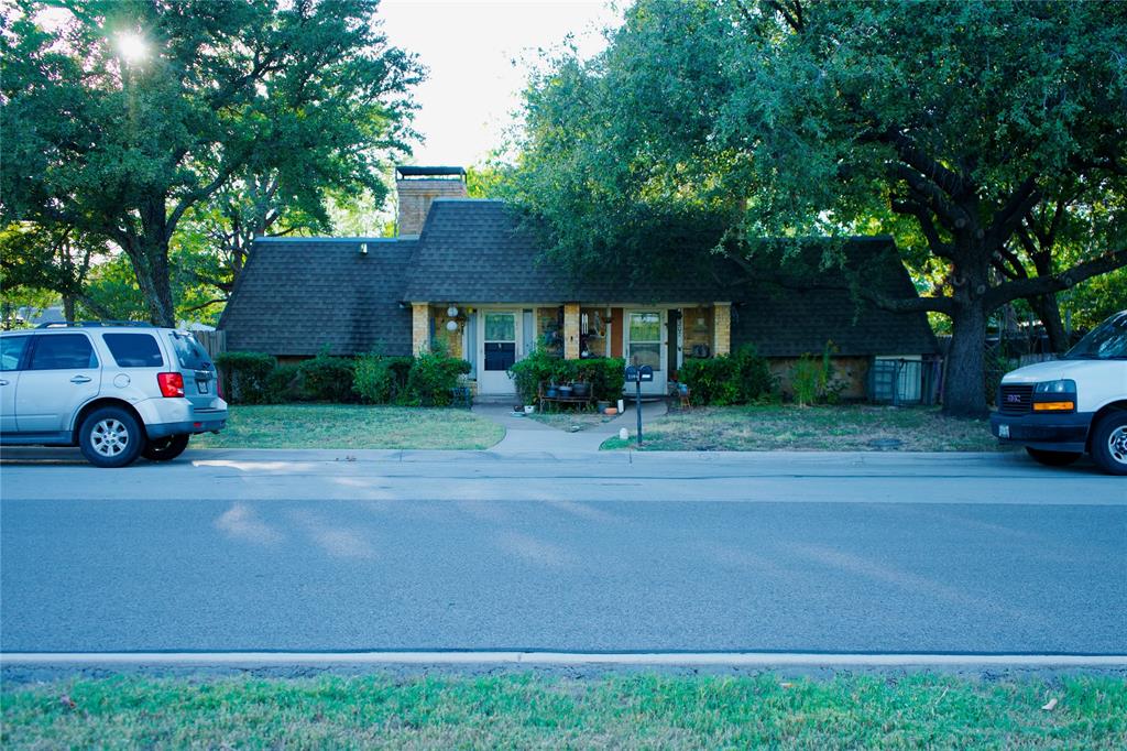 2205 Bowling Green Street Property Photo