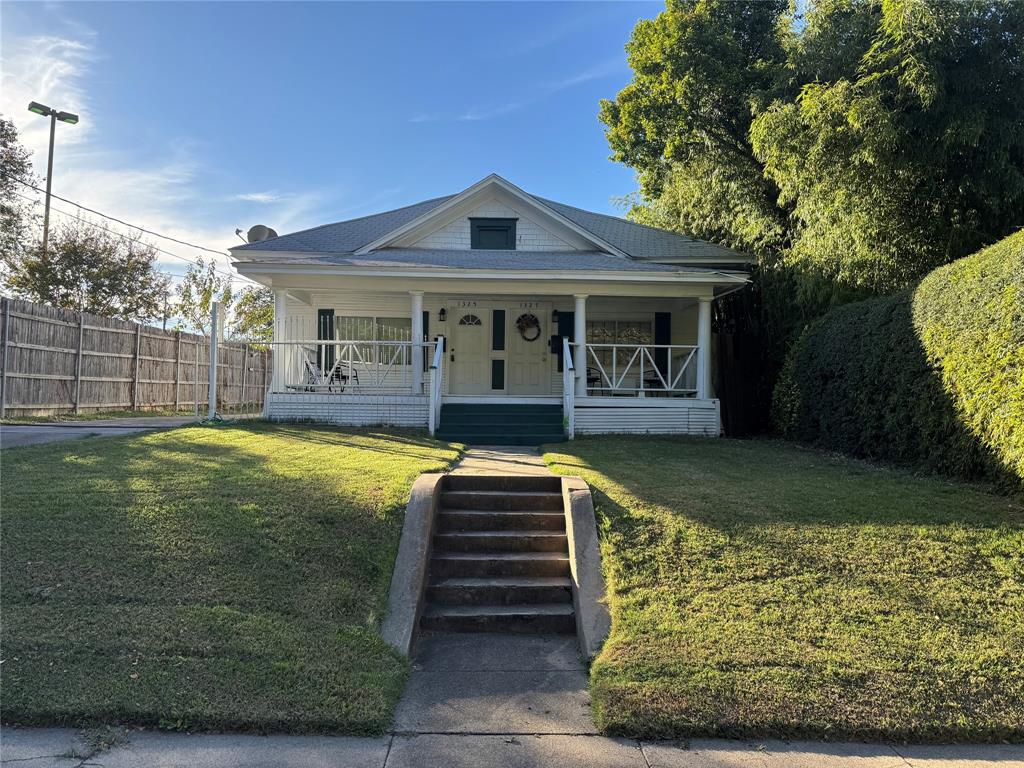 1325 Englewood Road Property Photo
