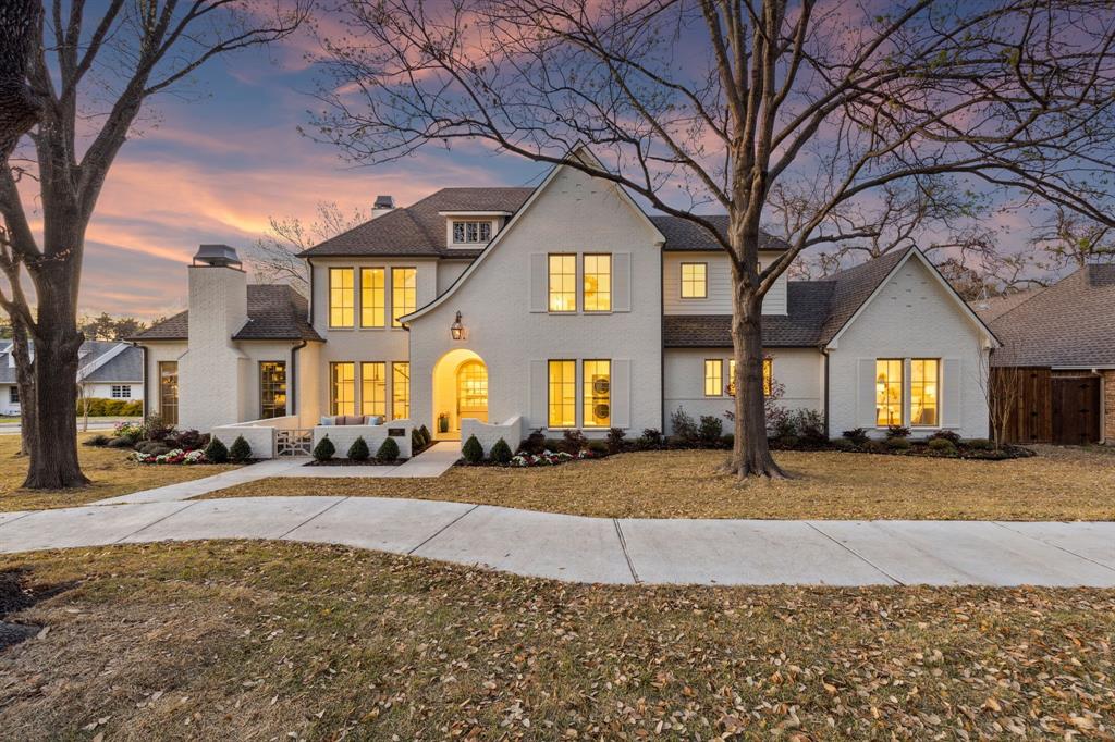 6901 Meadow Lake Avenue Property Photo