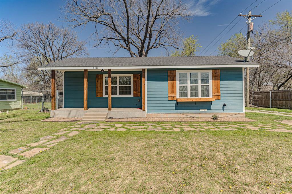 210 W Weatherford Street Property Photo