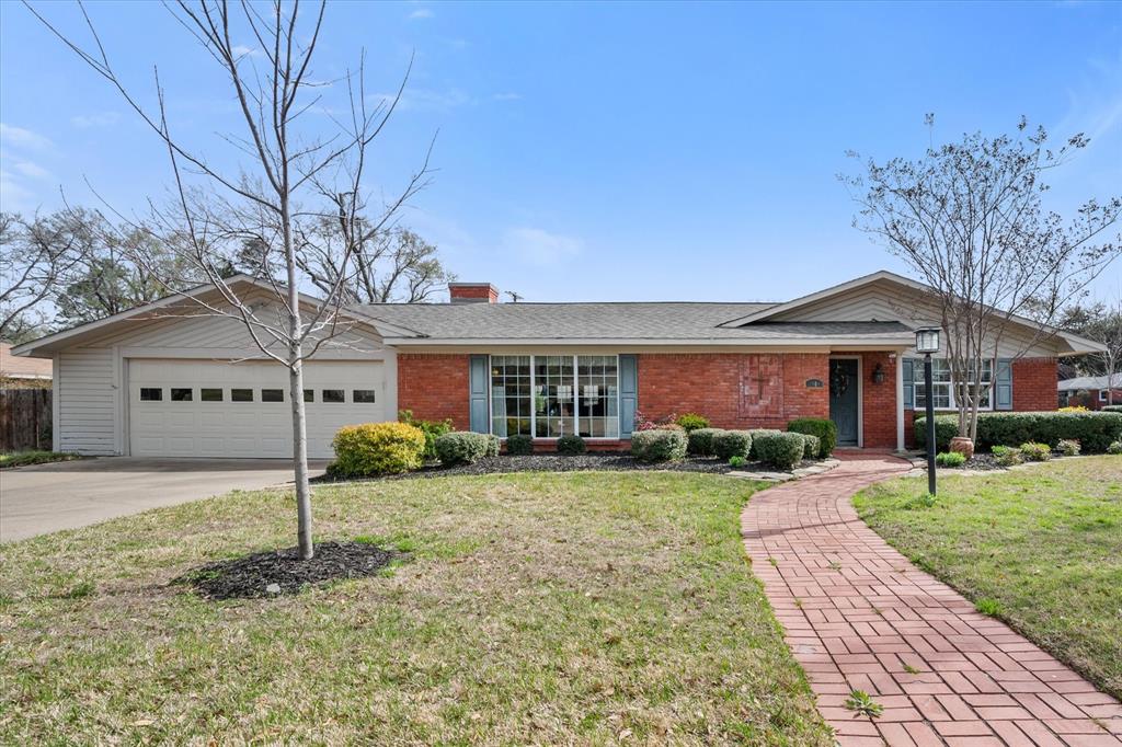 1901 Fairfax Drive Property Photo
