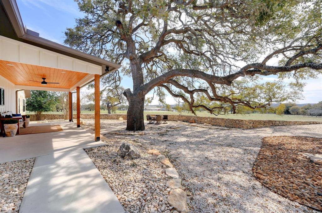 1668 Rocky Road Property Photo 3