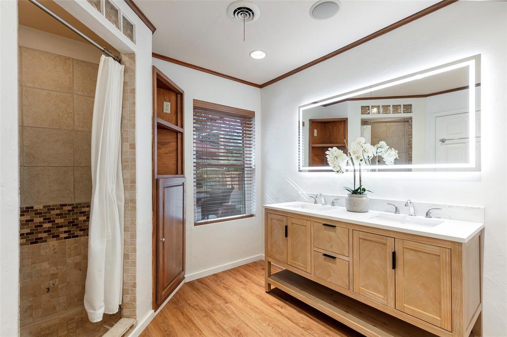 6814 Blackwood Drive Property Photo 9