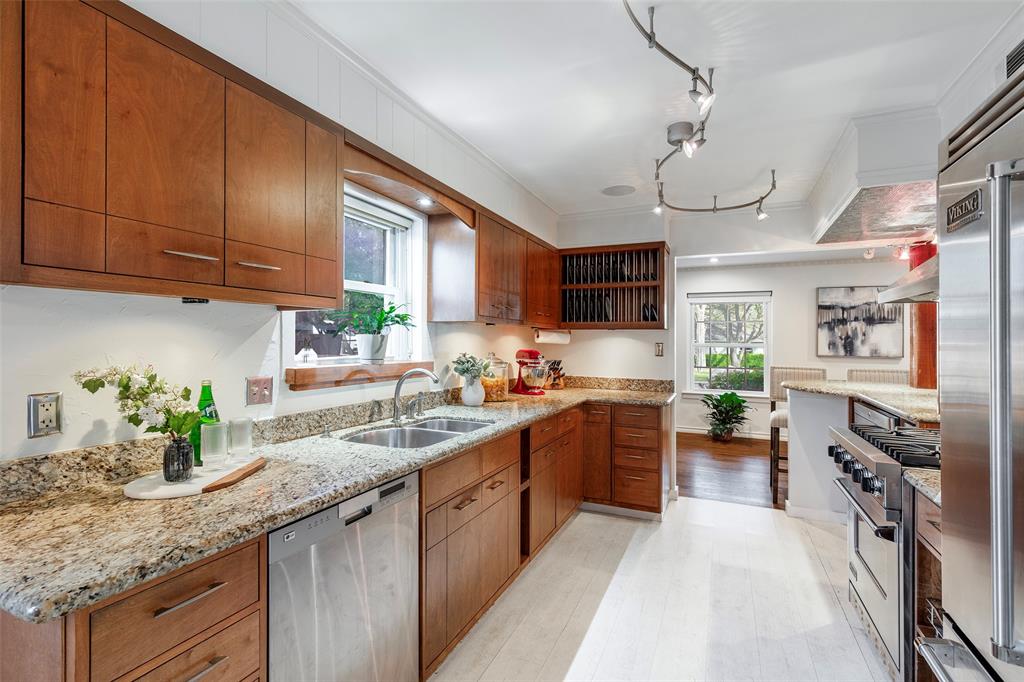 6814 Blackwood Drive Property Photo 13