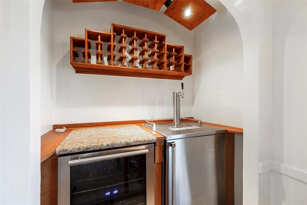 6814 Blackwood Drive Property Photo 15