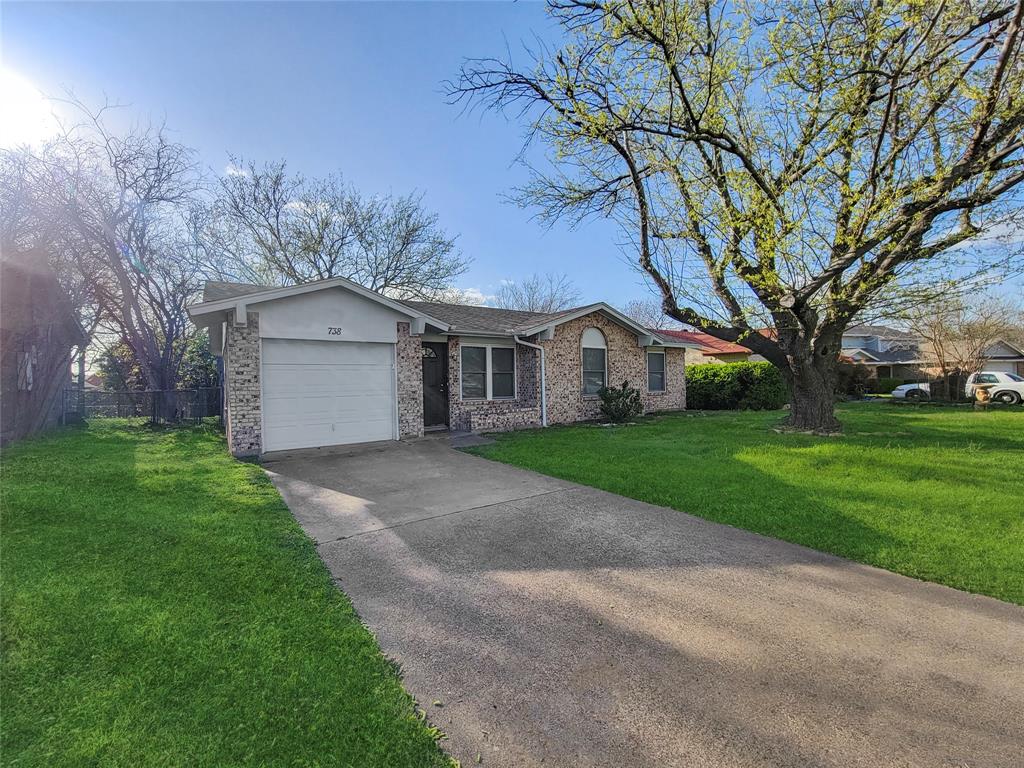738 Lisa Lane Property Photo