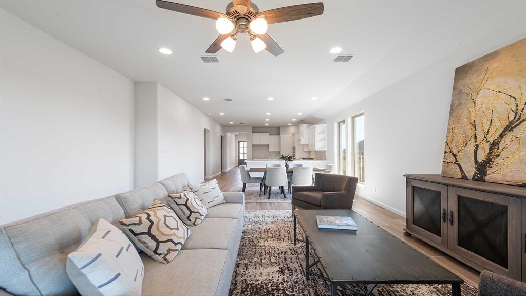 2916 Soaring Hills Drive Property Photo 2