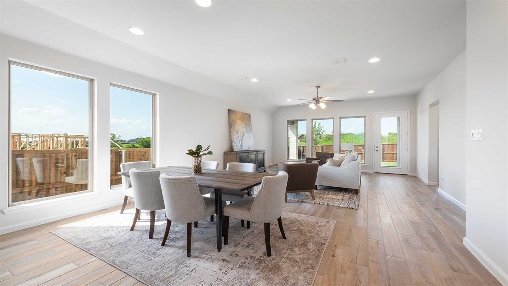 2916 Soaring Hills Drive Property Photo 3