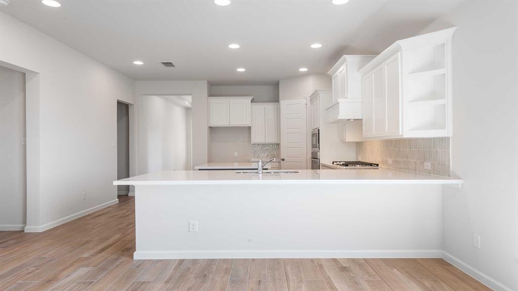 2916 Soaring Hills Drive Property Photo 8