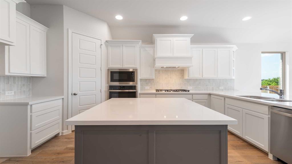 2916 Soaring Hills Drive Property Photo 9