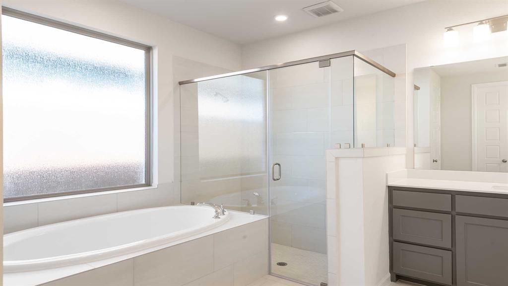 2916 Soaring Hills Drive Property Photo 13
