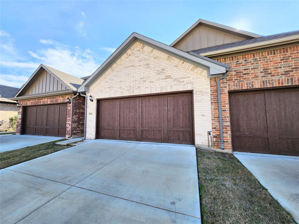 811 Eaglescliffe Landing Property Photo