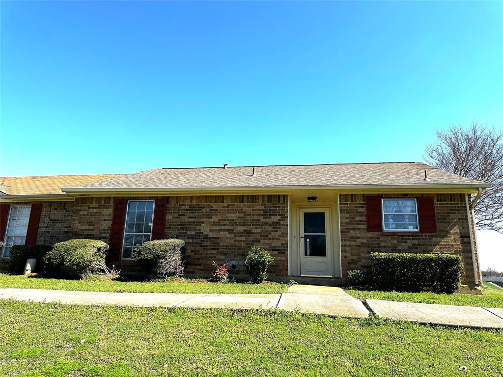 1 E Mountain Lane Property Photo