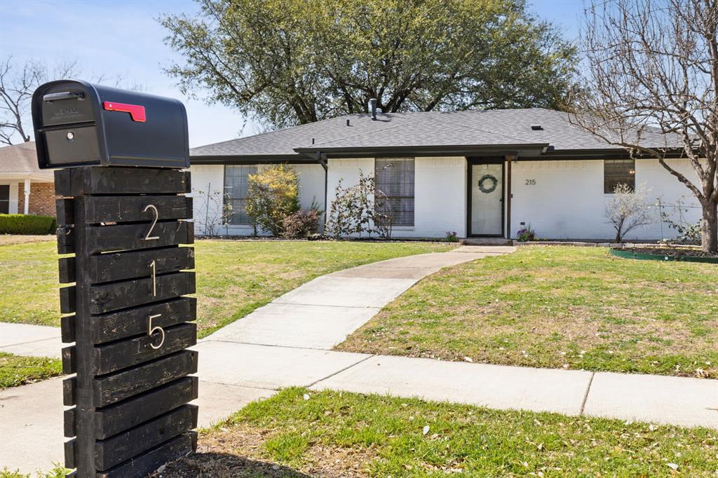 215 Gwendola Drive Property Photo