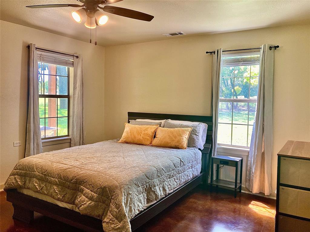 110 County Road 4270 Property Photo 6