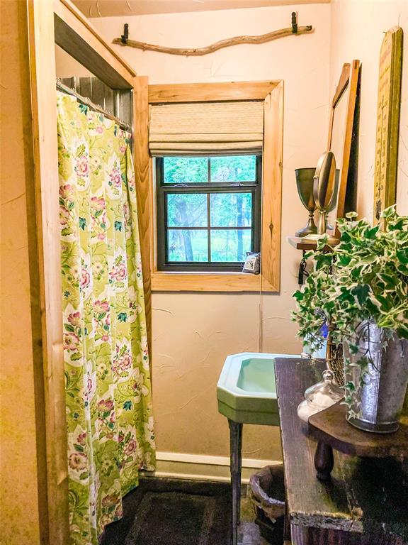 110 County Road 4270 Property Photo 22