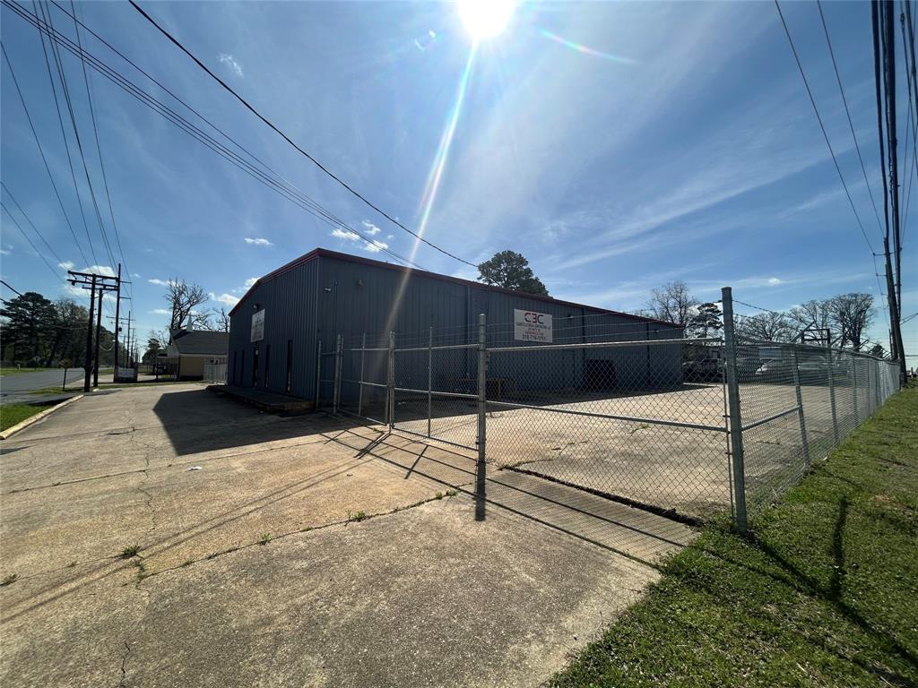 399 Watts Road Property Photo 2