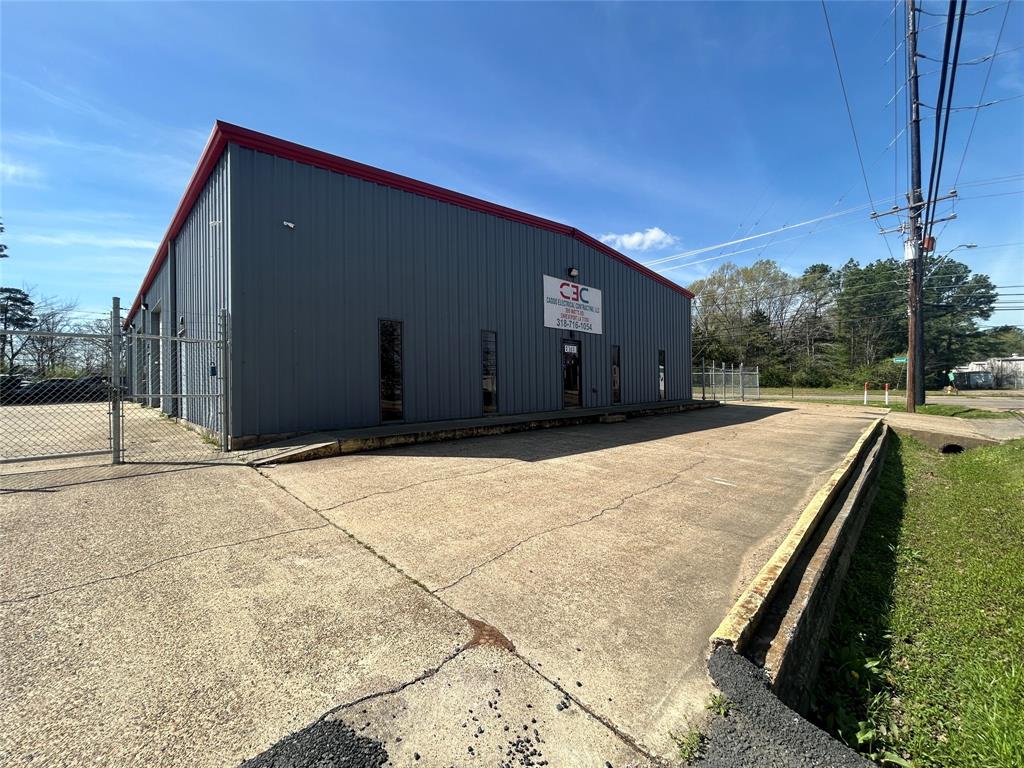 399 Watts Road Property Photo 4