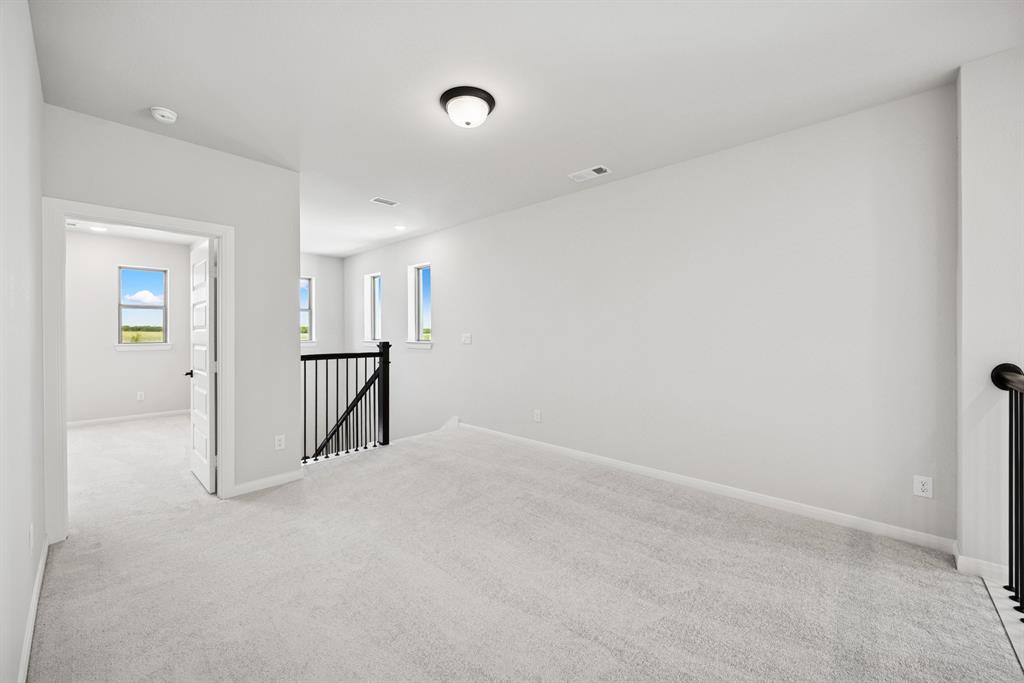 9504 Dahlia Boulevard Property Photo 23