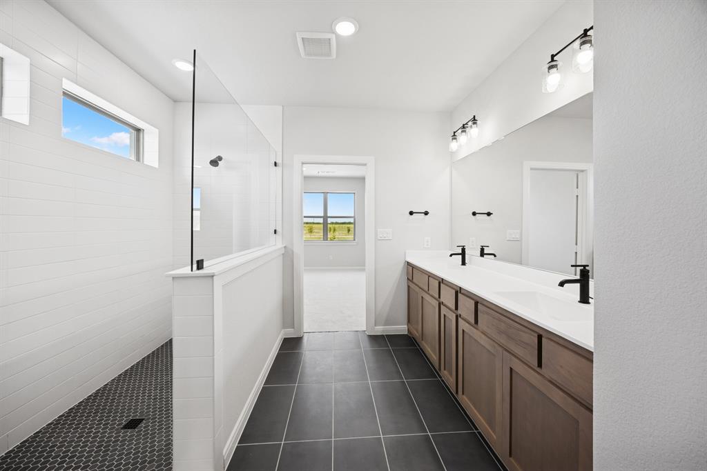 9504 Dahlia Boulevard Property Photo 28